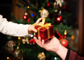 Consigue tus regalos navideños por mucho menos con nuestras ofertas y cupones