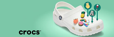 sabots crocs décorés de pins