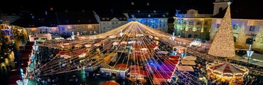 Mercados Navideño iluminado de alguna grande ciudad