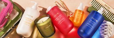 Space nk creme e una candela e un pettine