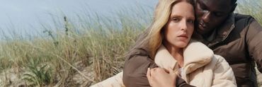 Homme et femmes habillés en Calvin Klein